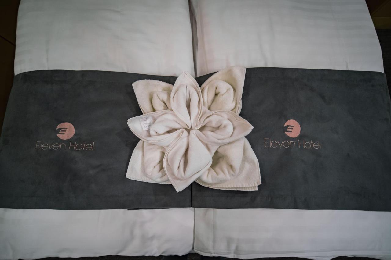 Eleven Business & Sport Hotel Jaszarokszallas Ngoại thất bức ảnh